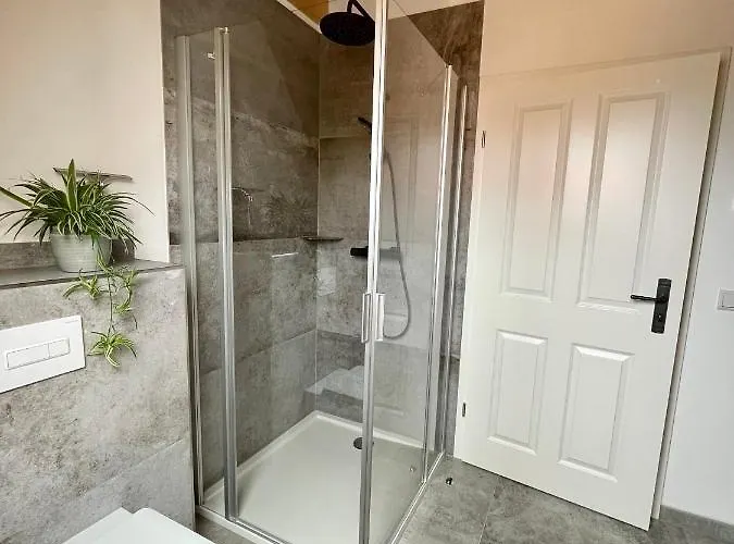 Seenlandhof アパートホテル ゼンフテンベルク